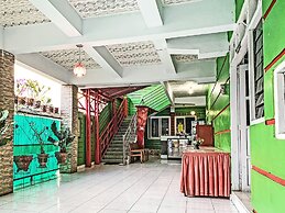 OYO 91757 Surya HotelNearTaman Anggrek Pkk Watansoppeng