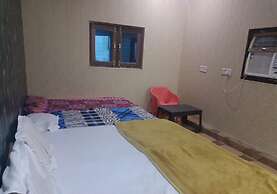 Goroomgo Anand Guest House Mathura