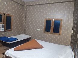 Goroomgo Anand Guest House Mathura