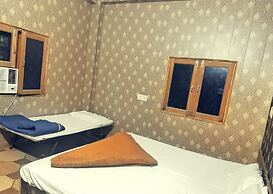 Goroomgo Anand Guest House Mathura