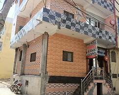 Goroomgo Anand Guest House Mathura