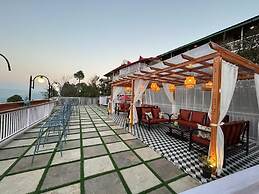 Kasar Himalaya Holiday Resorts