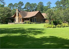 Beachwoods Inn