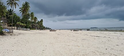 Mambo Beach Villas