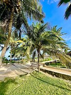Mambo Beach Villas