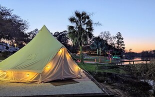 Bells Marina & Resort