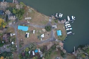 Bells Marina & Resort