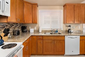 Seattle Vacation Home - Roy Street