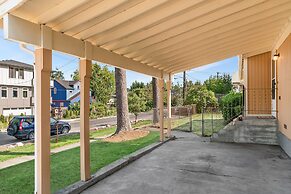 Seattle Vacation Home - Roy Street