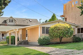 Seattle Vacation Home - Roy Street