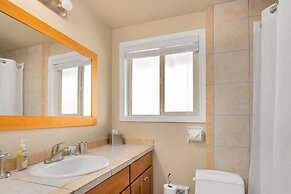 Seattle Vacation Home - Roy Street