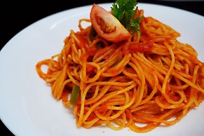 Escale International Hotel