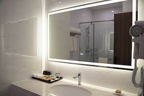 Escale International Hotel