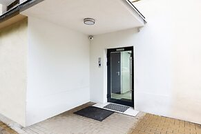 Al. Jerozolimskie Apartment by Renters