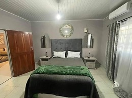 Spacious 2 Bedroomed Semi-detached Fully Furnished Apartment Num01