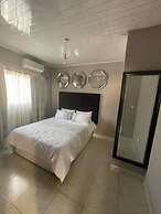 Spacious 2 Bedroomed Semi-detached Fully Furnished Apartment Num01