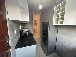 Spacious 2 Bedroomed Semi-detached Fully Furnished Apartment Num01