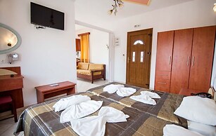 A Spacious and Bright Studio With Balcony No1111