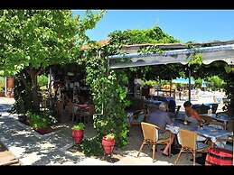 A Spacious and Bright Studio With Balcony No1111