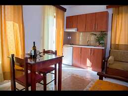 A Spacious and Bright Studio With Balcony No1111