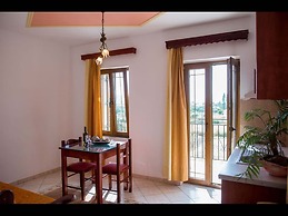 A Spacious and Bright Studio With Balcony No1111