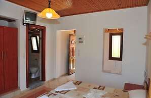 A Spacious and Bright Studio With Balcony No1111