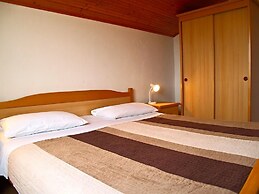 Sea View Apartment Reno, Sleeps 5