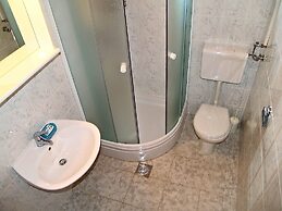 Sea View Apartment Reno, Sleeps 5