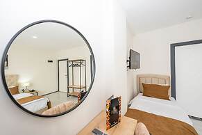 Gloria Airport Hotel