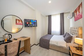 Gloria Airport Hotel