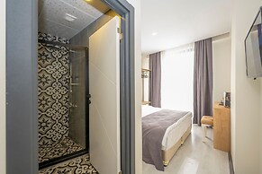 Gloria Airport Hotel