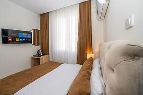 Gloria Airport Hotel