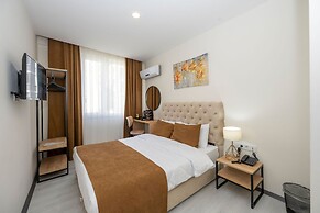 Gloria Airport Hotel