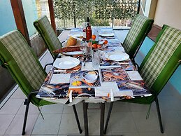 Charming Apartment 3 Sleeps 4 Guests