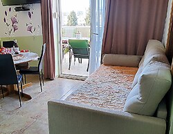 Charming Apartment 3 Sleeps 4 Guests