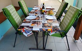 Charming Apartment 3 Sleeps 4 Guests