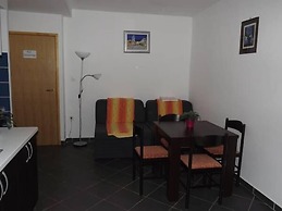 Charming Apartment 3 Sleeps 4 Guests