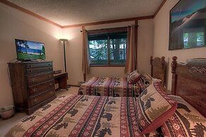 Brookstone Pines 3 Bedroom Home by RedAwning