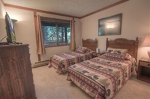 Brookstone Pines 3 Bedroom Home by RedAwning