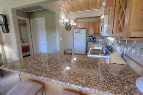 Park View Paradise 3 Bedroom Condo by RedAwning
