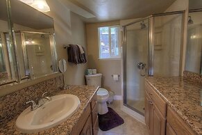 Park View Paradise 3 Bedroom Condo by RedAwning