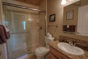 Park View Paradise 3 Bedroom Condo by RedAwning