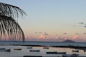 Comfortable Beachfront Bungalow With Pool - by Feelluxuryholidays