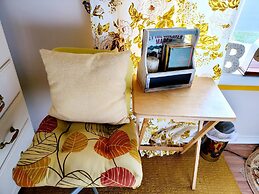 Room-cozy Yellow Queen Bed By Yale U