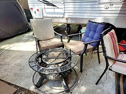 Room-cozy Yellow Queen Bed By Yale U