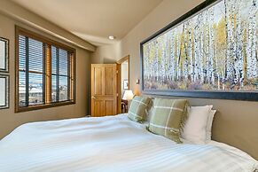 330 Chapel Square 3 Bedroom Condo by RedAwning