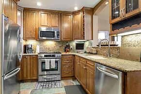 330 Chapel Square 3 Bedroom Condo by RedAwning