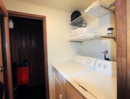 Tahoe Olympic 3 Bedroom Condo by RedAwning