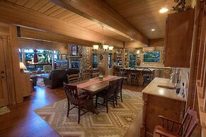 Smokey Joes 5 Bedroom Cabin by RedAwning