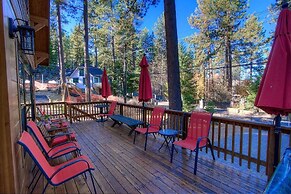 Smokey Joes 5 Bedroom Cabin by RedAwning